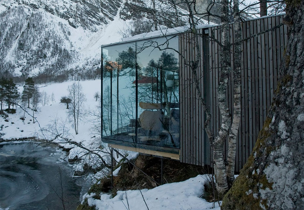 Cabin Design surrounded by snow 